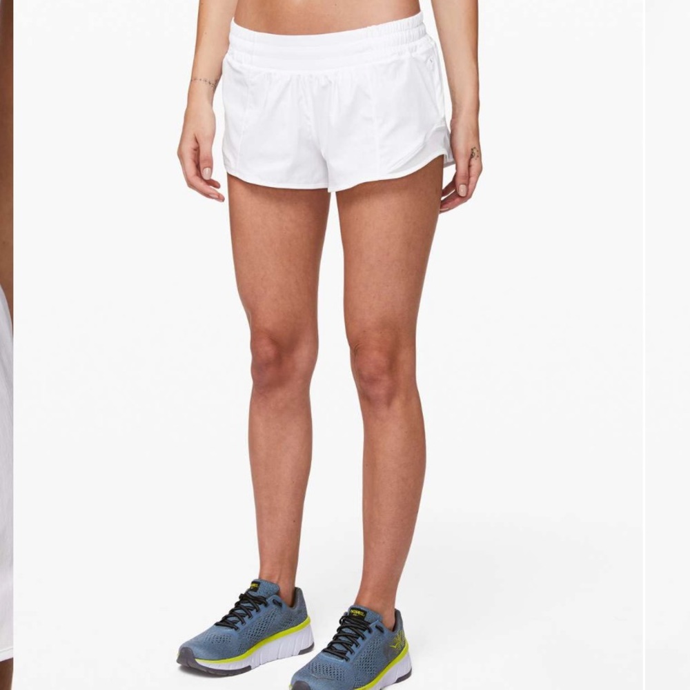 Lululemon Hotty Hot Short II *2.5"
White size 6